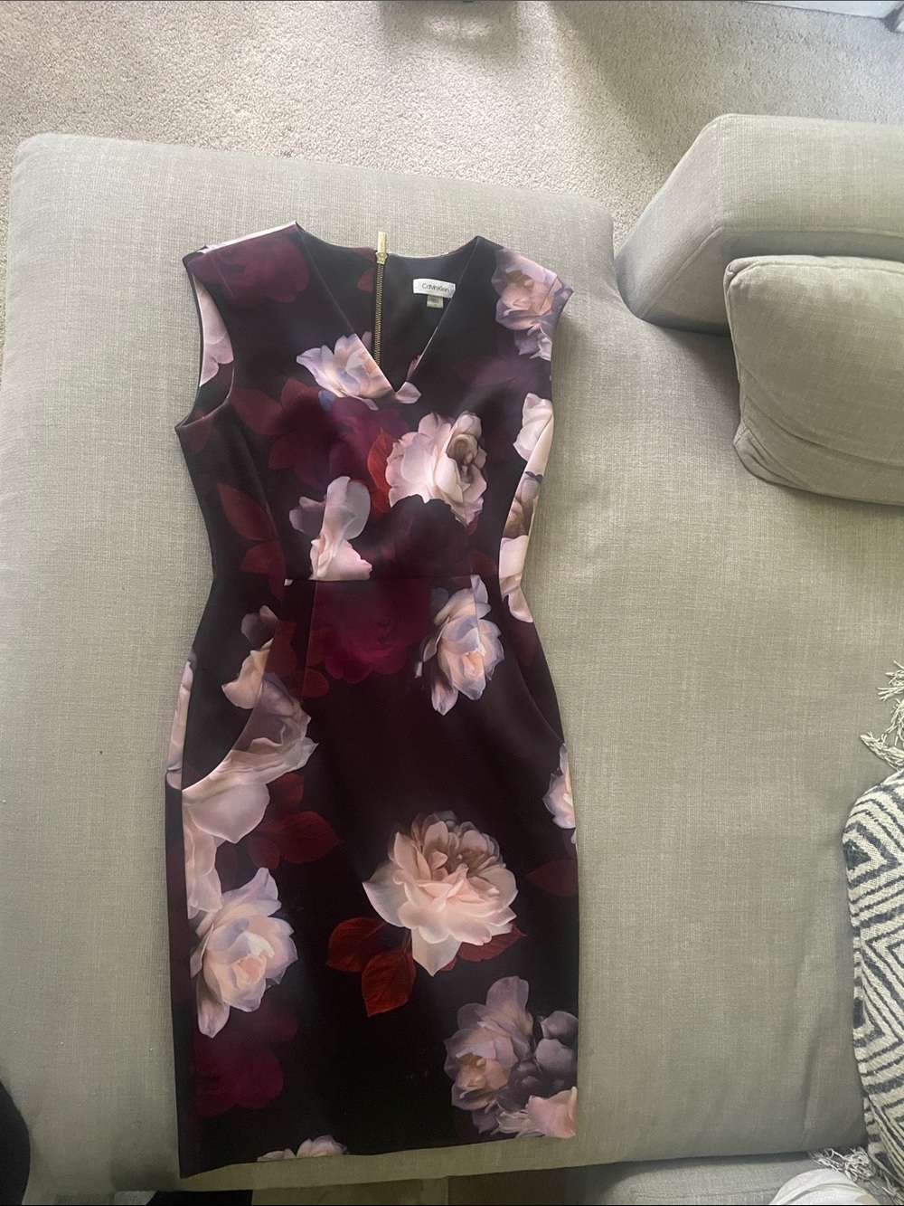 Calvin Klein Black Floral V-Neck Sheath Dress